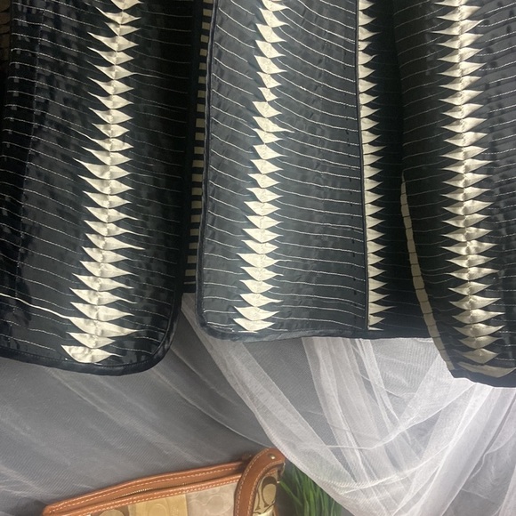 Contemporary Black & White Jacket Size large - Picture 4 of 9